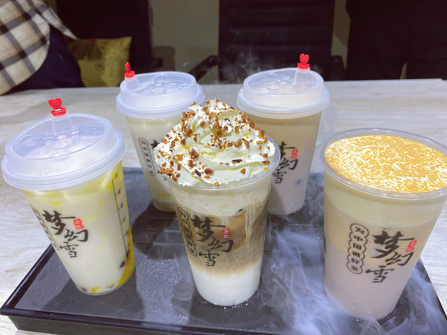 好评满满，奶茶加盟就选梦幻雪。
